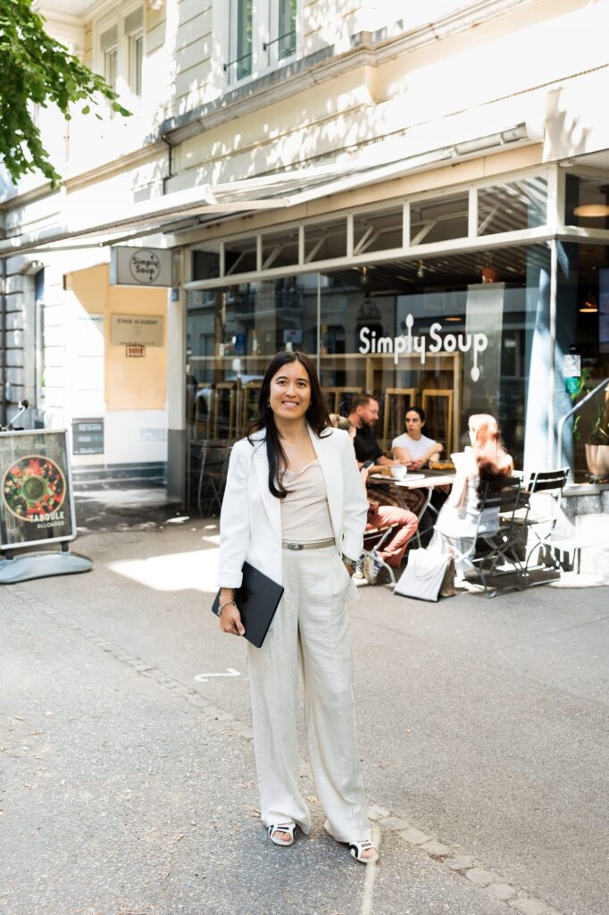 Assem Klammsteiner in front of Simply Soup in Zürich